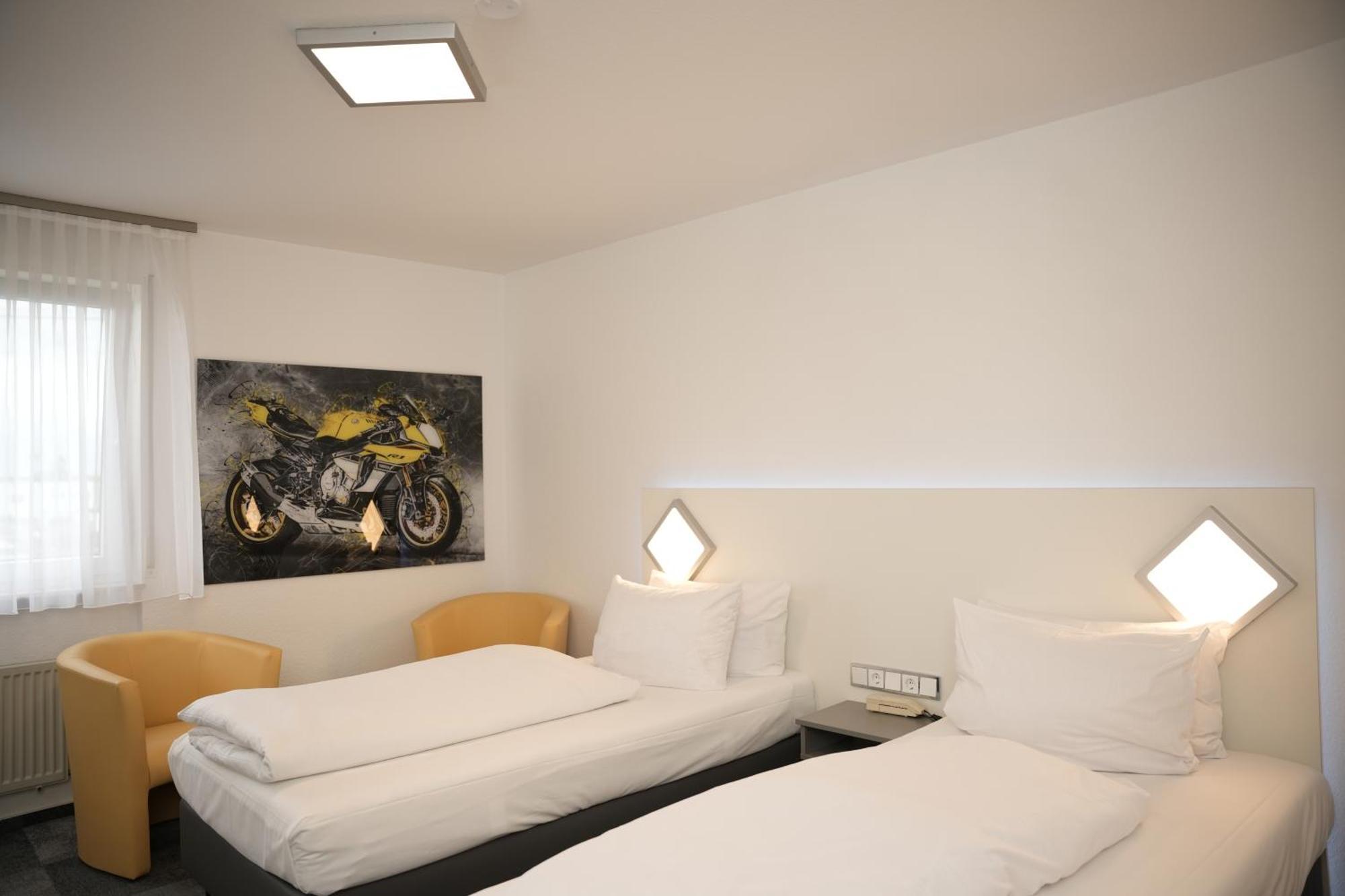Weber Hotel MHG Kültér fotó