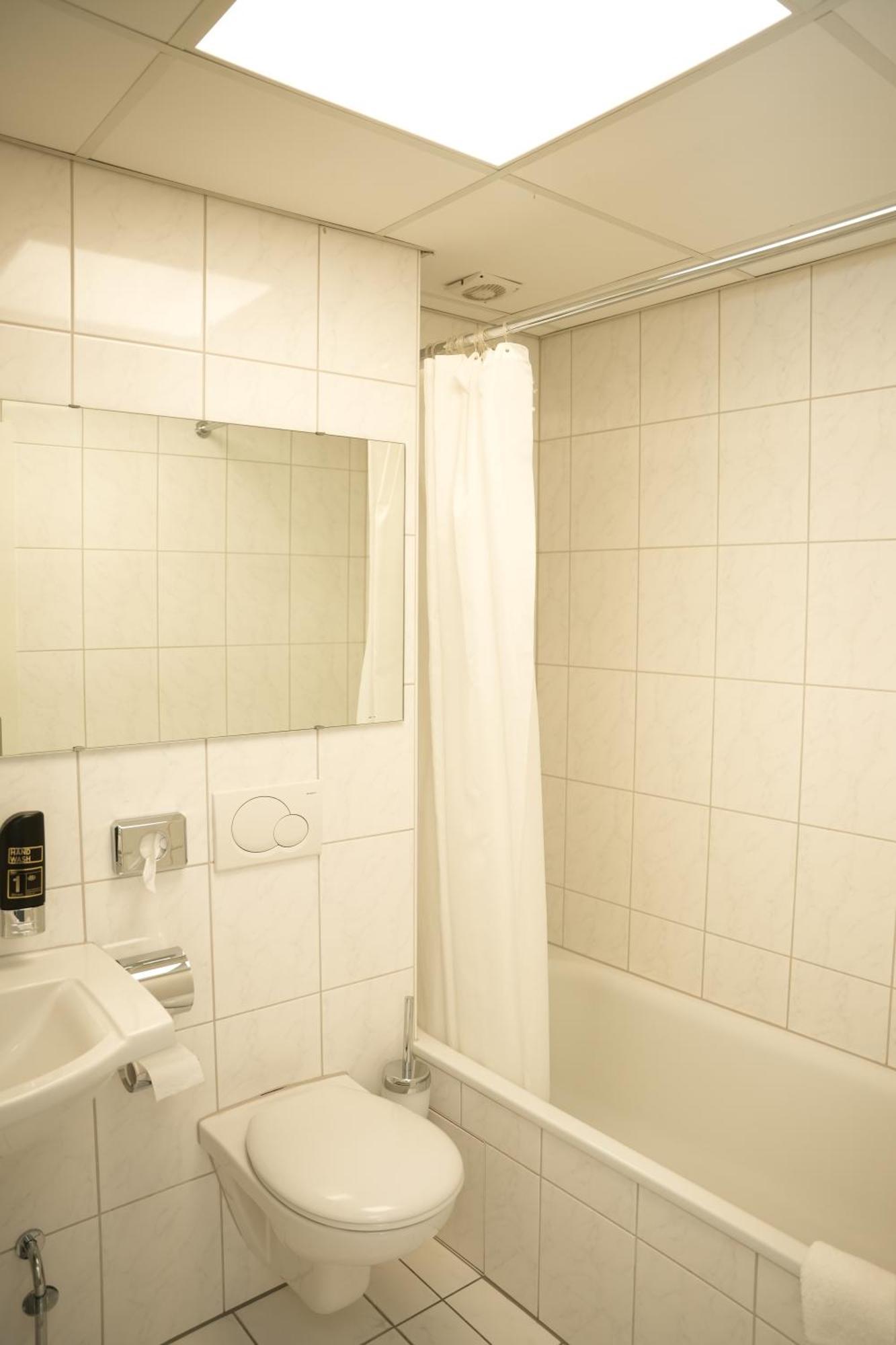 Weber Hotel MHG Kültér fotó